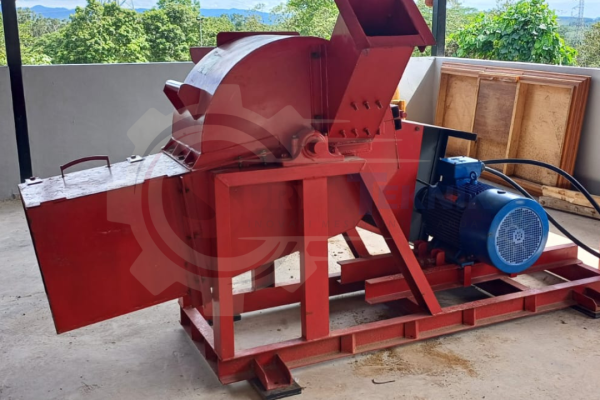 mesin wood crusher